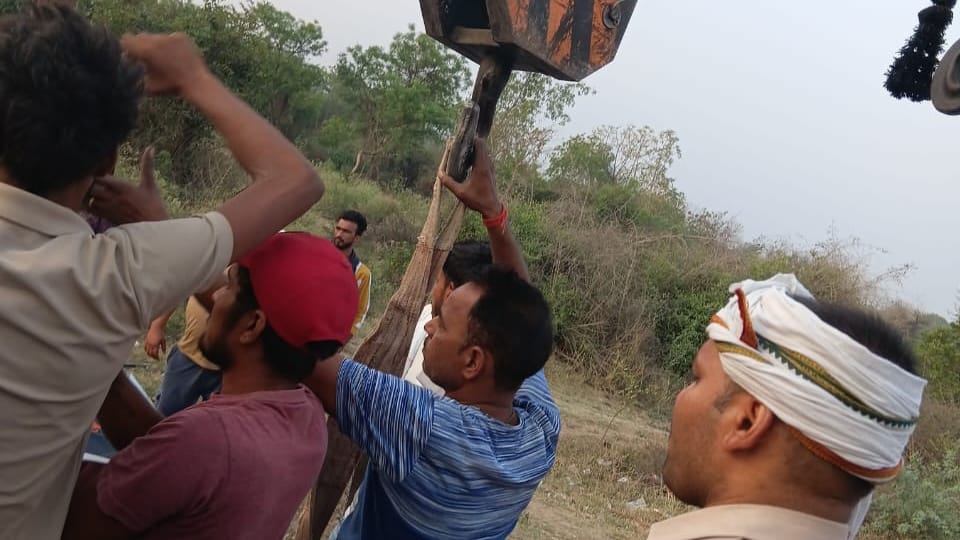 Jalaun Road Accident Dad I Will be back by afternoon Storyteller Manoj had spoken with his father over phone