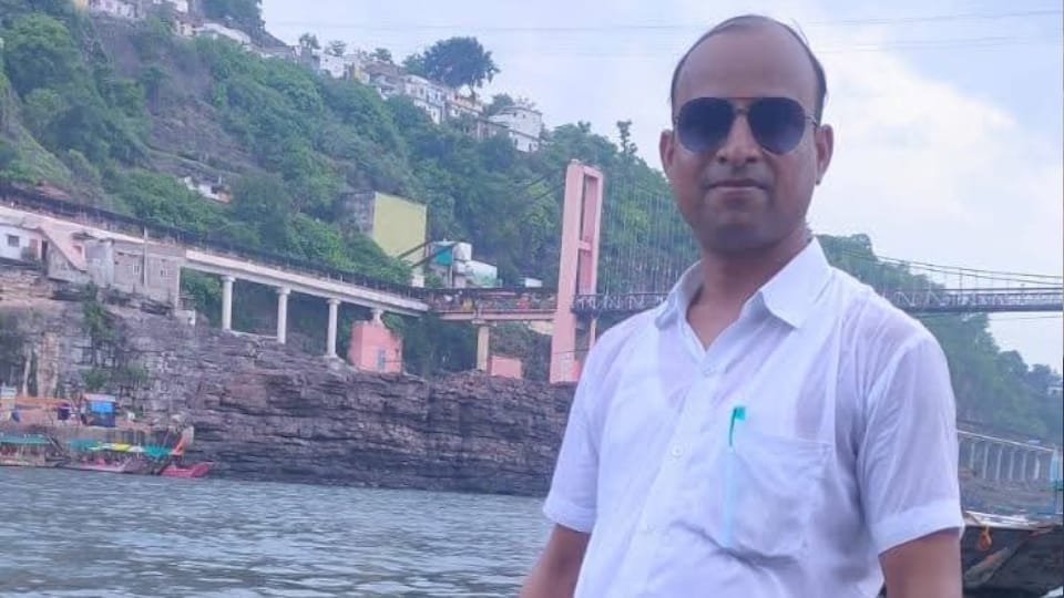 Jalaun Road Accident Dad I Will be back by afternoon Storyteller Manoj had spoken with his father over phone