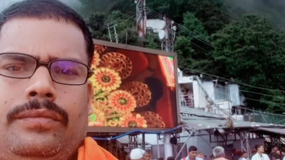 Jalaun Road Accident Dad I Will be back by afternoon Storyteller Manoj had spoken with his father over phone