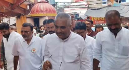 After Bengal victory Bhupender Yadav visits Baba Baidyanath Dham