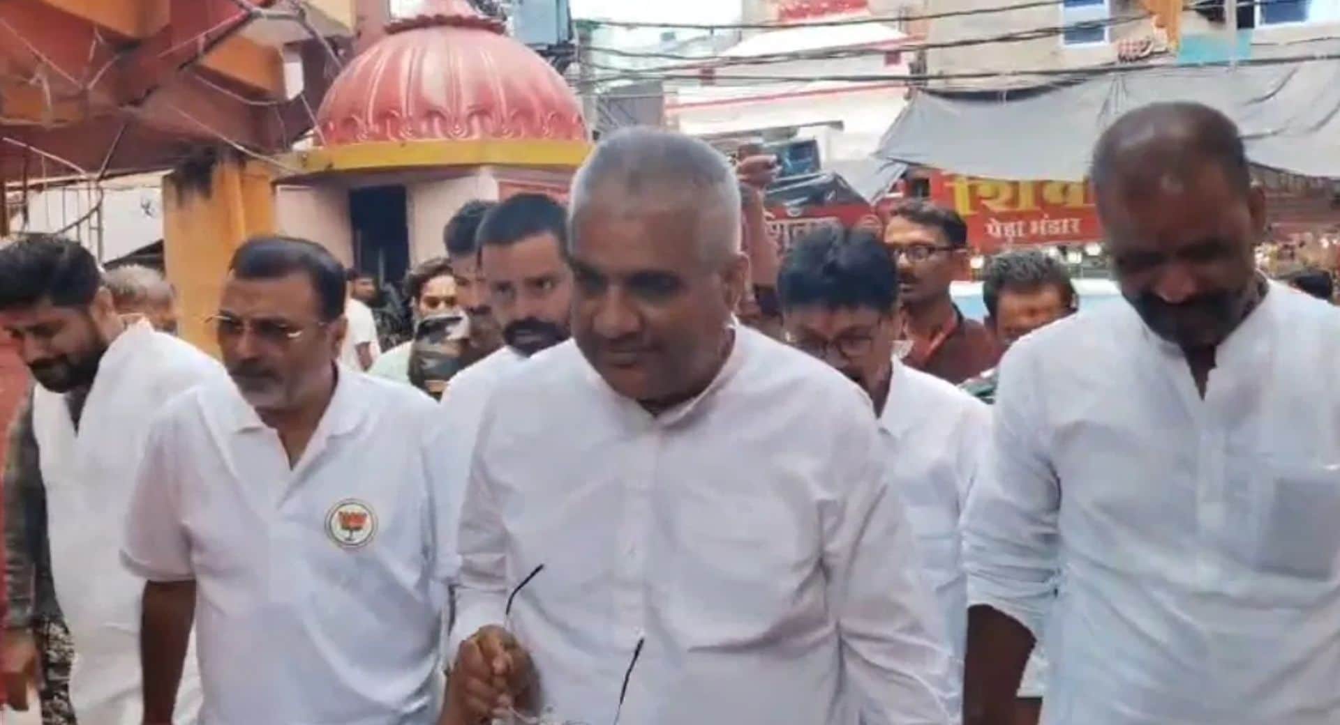 बाबा बैद्यनाथ धाम पहुंचे केंद्रीय मंत्री भूपेंद्र यादव और सांसद निशिकांत दूबे