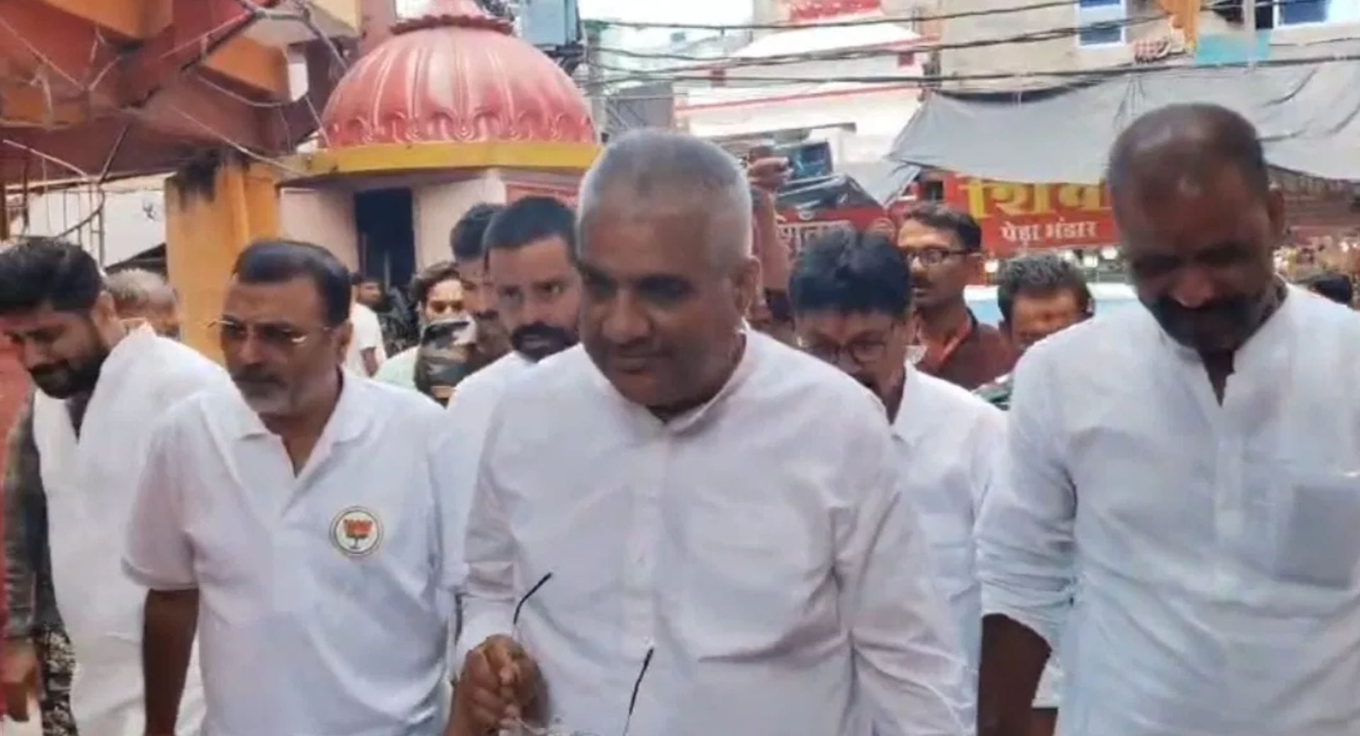बाबा बैद्यनाथ धाम पहुंचे केंद्रीय मंत्री भूपेंद्र यादव और सांसद निशिकांत दूबे