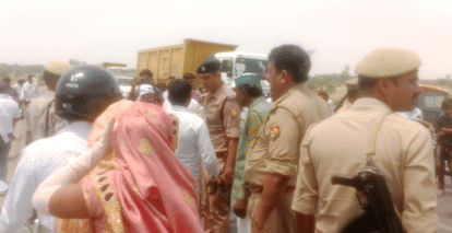 Hamirpur Woman crushed to death by a bus while  way to her nephew's Tilak ceremony