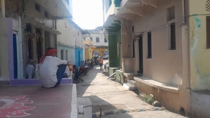 Lalitpur: The bodies arrived after 12 hours, six coffins were raised simultaneously