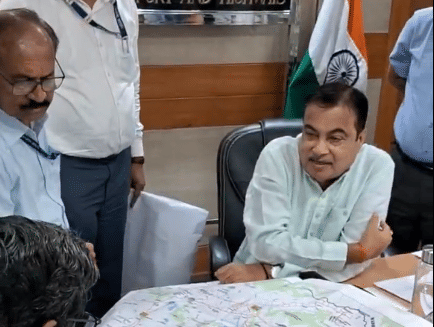 Nitin Gadkari Reviews High-Speed Corridors and 527 km BOT Highway Projects in Maharashtra