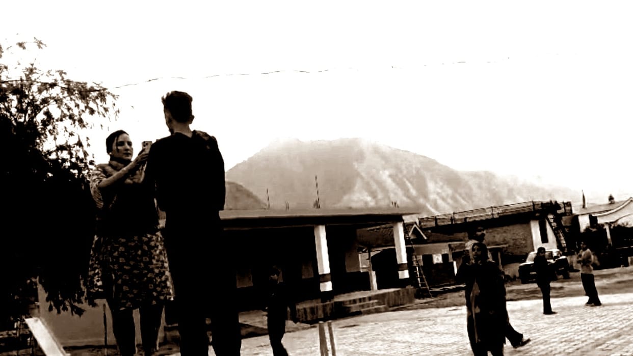 Kullu Dispute over School Playground Video of Argument Between Headmistress and Youths Goes Viral