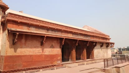 ASI Restores 400-Year-Old Madan Mohan Temple Walls in Vrindavan with Chemical Treatment
