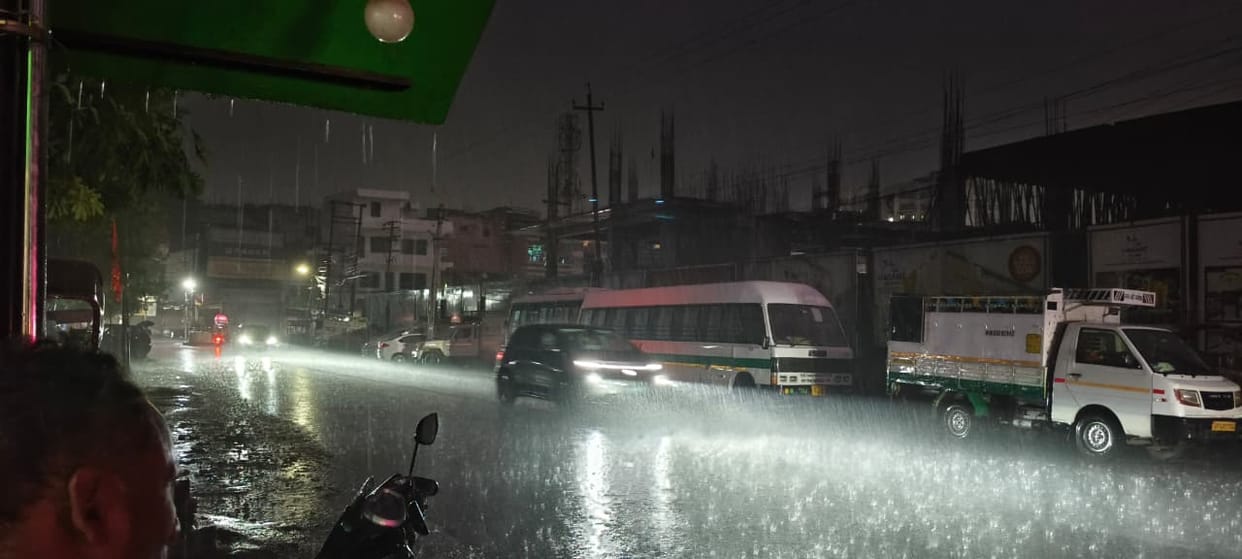 Rain Begins in Delhi-NCR