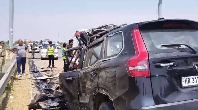 five Dead Including four up Policemen in Road Accident on KMP Expressway