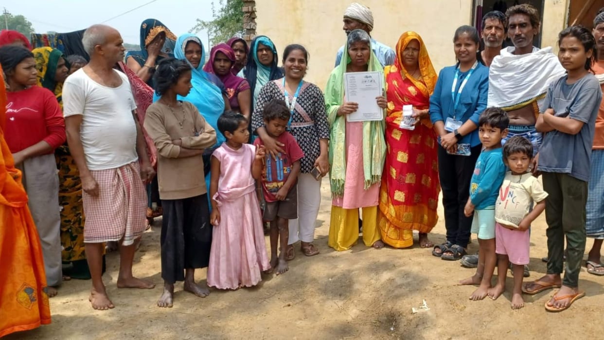Varanasi Woman Missing for 17 Years Returns Village Tears of Joy Flow She Arrives in Varanasi from Mumbai