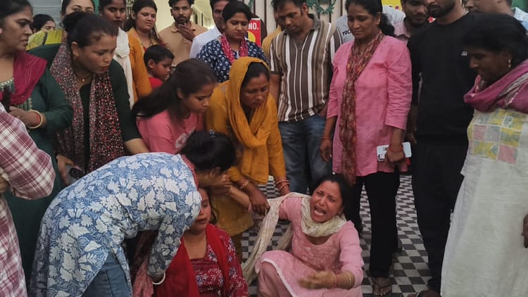 Dehradun: डोईवाला में छुट्टी के बाद लापता हुए चार बच्चे, स्कूल बस से जाना था घर, परिजनों का रो रोकर बुरा हाल