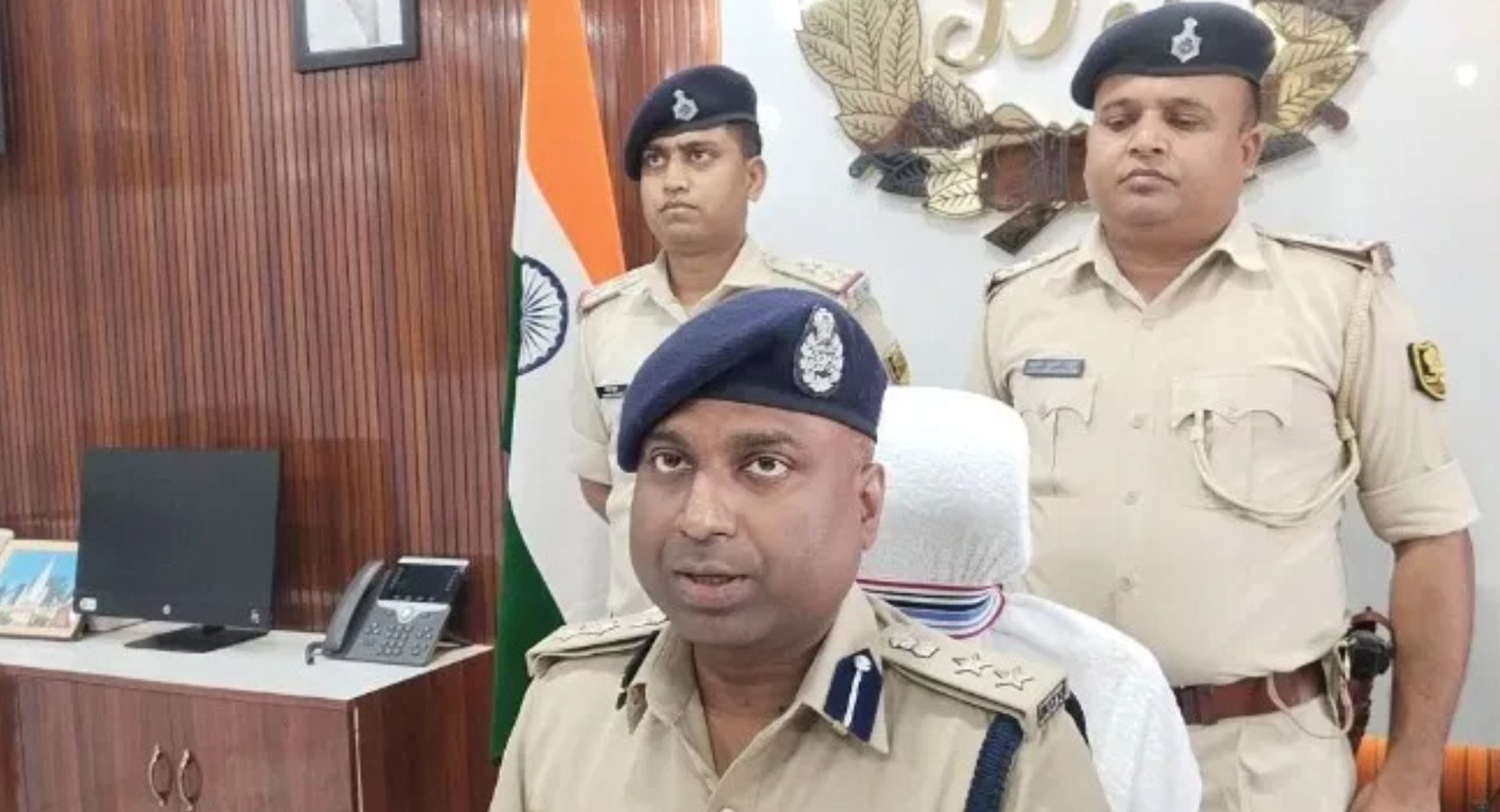 पुलिस और एसटीएफ की संयुक्त छापेमारी