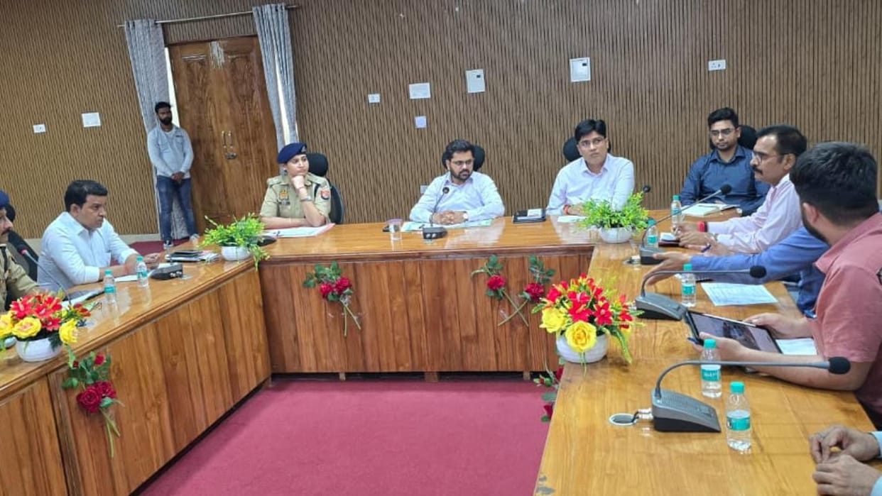 Jhansi: Discussion on getting rid of traffic jam, date fixed for completion of work