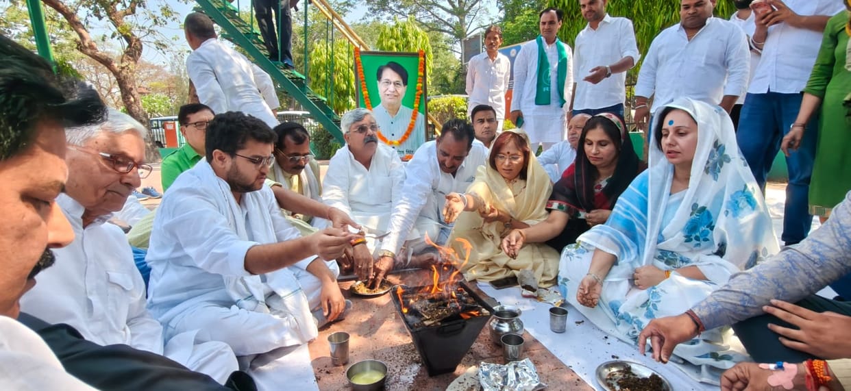 UP: RLD workers perform havan on death anniversary of Ajit Singh at Chaudhary Charan Singh Park in Meerut