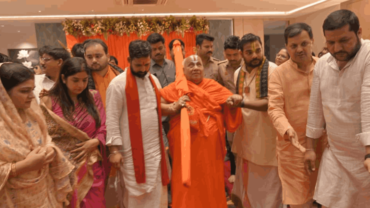 जगतगुरु श्रीरामभद्राचार्य महाराज