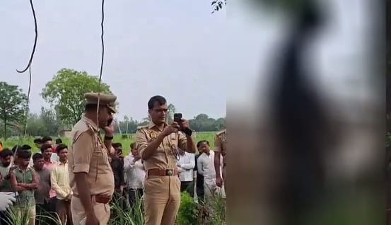 Hardoi Young Man and Teenage Girl Commit Suicide by Hanging Amidst Love Affair Names Inscribed on Kurtas