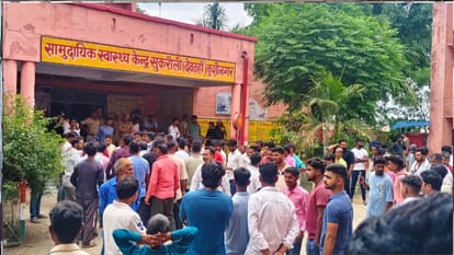 Youth dies of snakebite in Kushinagar, villagers vandalise health centre