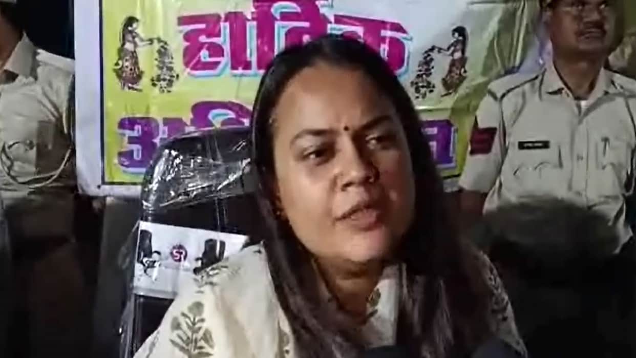 Tonk News: Tina Dabi Holds Marathon Night Chaupal, Hears Grievances of 90 Villagers for Over Four Hours