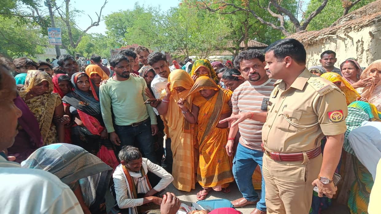 Prayagraj News: Student riding a bicycle dies after being hit by a tractor