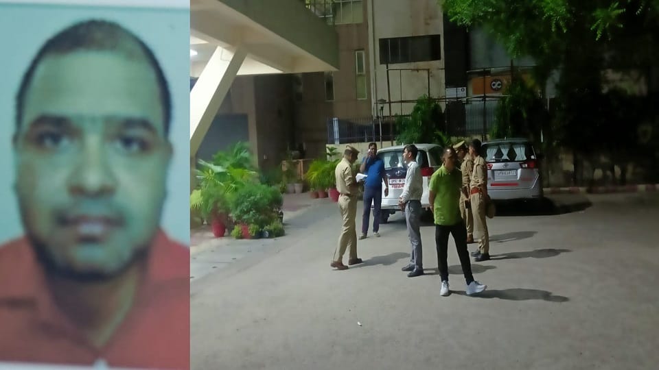 Recovery Inspector Jumps from Seventh Floor of Income Tax Building  and death in agra