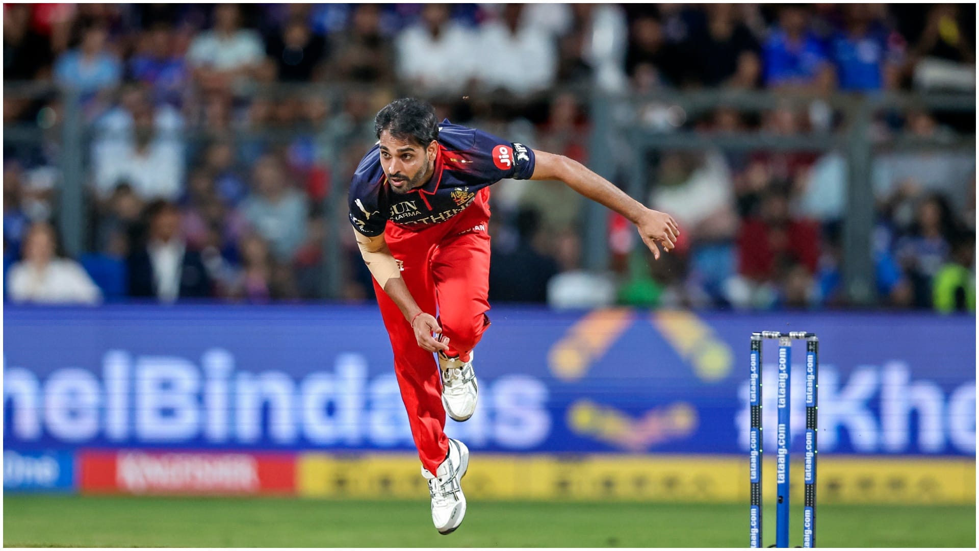 IPL 2026 RCB VS MI: Bhuvneshwar Kumar completes 20 wickets fourth time in Ipl season wins potm award