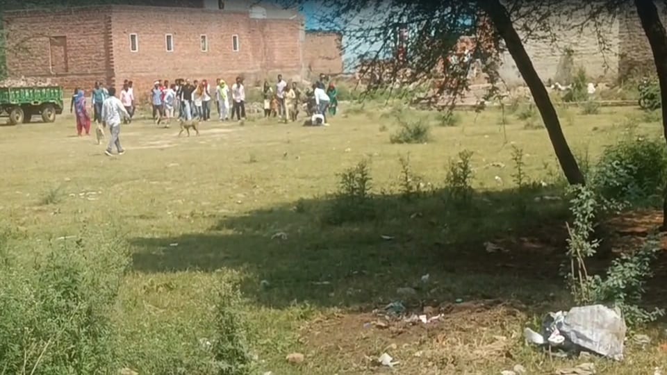 There was a fierce fight between two groups in Sonipat