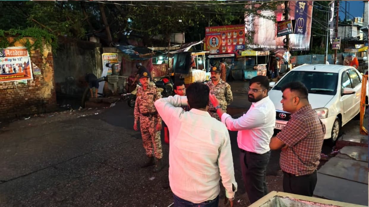 The Municipal Commissioner expressed strong displeasure when the drain was found choked with garbage.