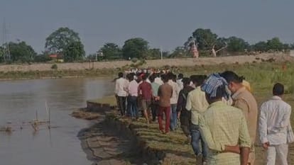 Shravasti: Five youths—including a young man—drown while bathing in a river; three bodies were swept away afte