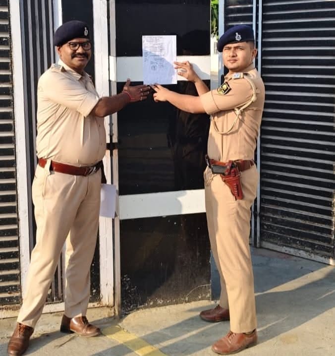 Police tighten noose on MLA's brother in Gopalganj notice pasted at Satish Pandey's residence bihar news