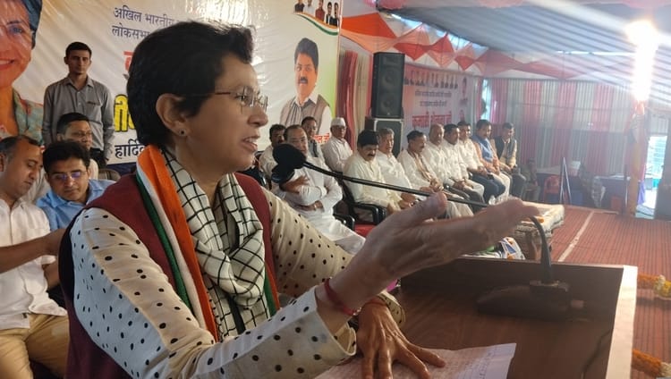 Srinagar: कुमारी सैलजा का वार; बेरोजगारी, पलायन, भ्रष्टाचार और महिला अपराधों पर भाजपा सरकार को घेरा