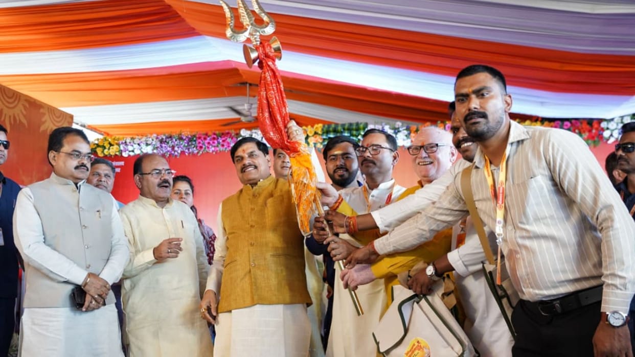 MP News: CM Mohan flagged off the 'Somnath Swabhiman Yatra', saying - Somnath is a symbol of the country's sel