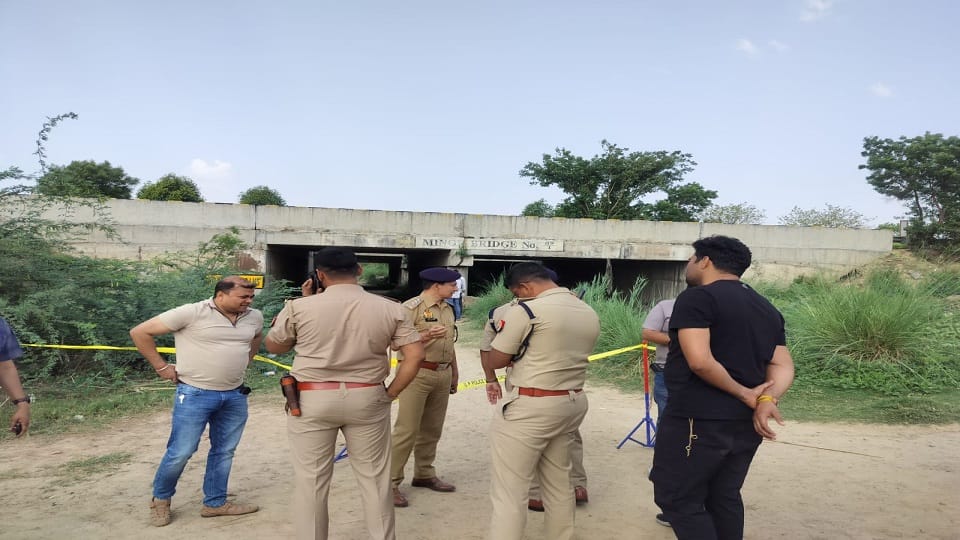 Two Dacoits Killed in Police Encounter in Mathura, Linked to 30 Lakh Robbery