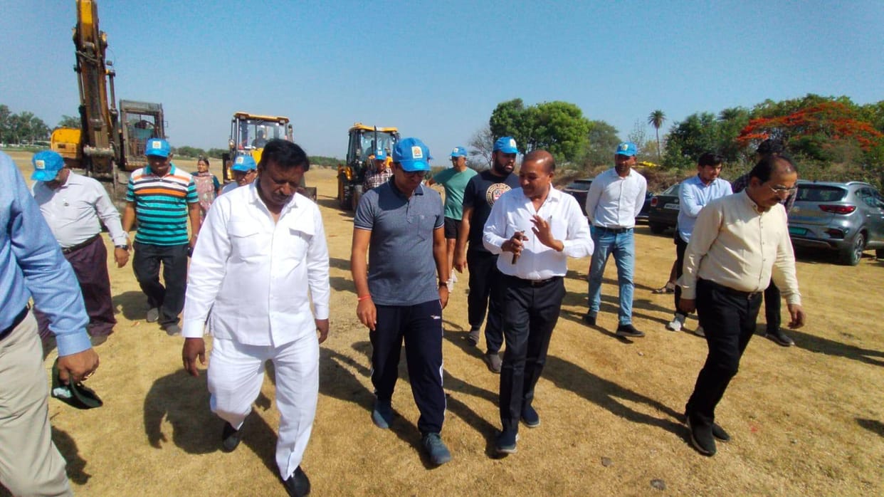 Indore News starts deepening of Pipliya Pala pond for water conservation