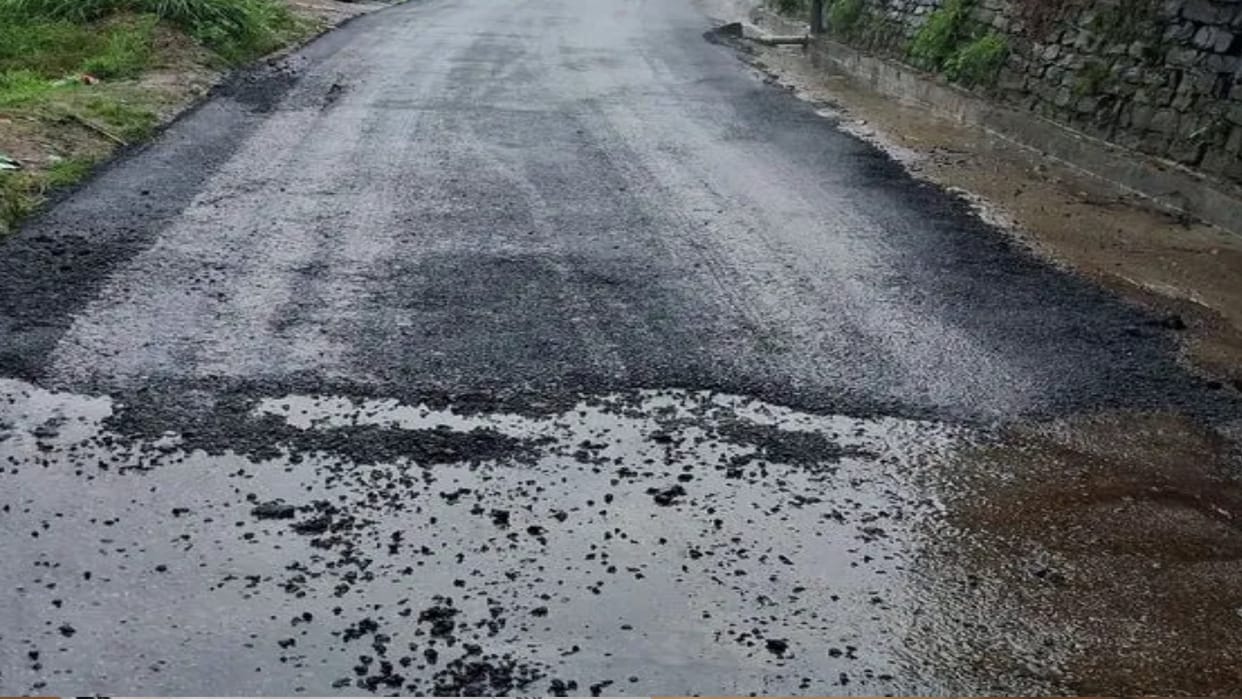 Himachal: Supply of BG 14 chemical from Iran halted; road tarring work stopped.