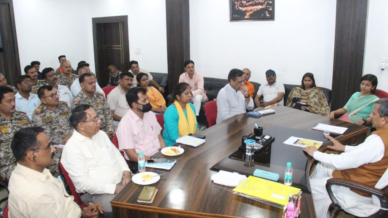 Jhansi: First an 11-member team will submit its report, then encroachment will be removed