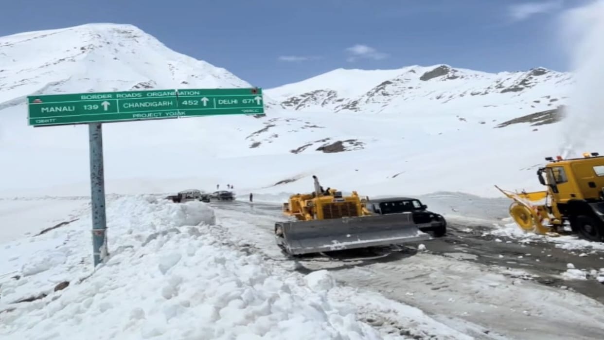 Himachal: Darcha-Shinkula Route Restored for All Vehicles After Snow Clearance
