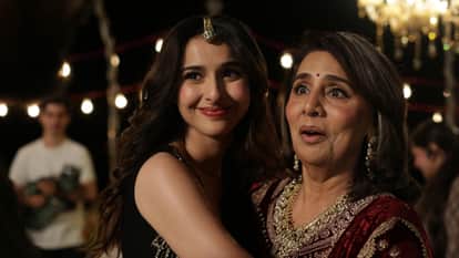 Movie Daadi Ki Shaadi Review Hindi Neetu Kapoor And Kapil Sharma To Sadia Khateeb