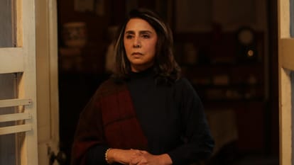 Movie Daadi Ki Shaadi Review Hindi Neetu Kapoor And Kapil Sharma To Sadia Khateeb