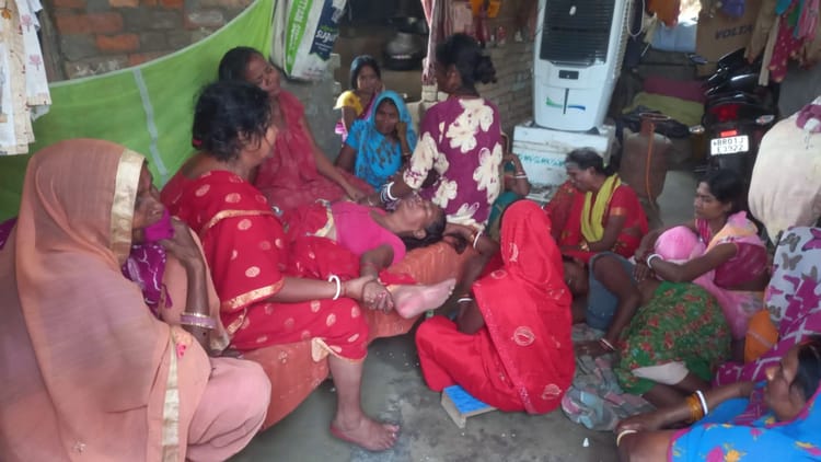 Bihar: फाइनेंस कंपनी में कार्यरत युवक का शव फंदे से लटका मिला, भूमि विवाद या प्रेम प्रसंग में हत्या की चर्चा