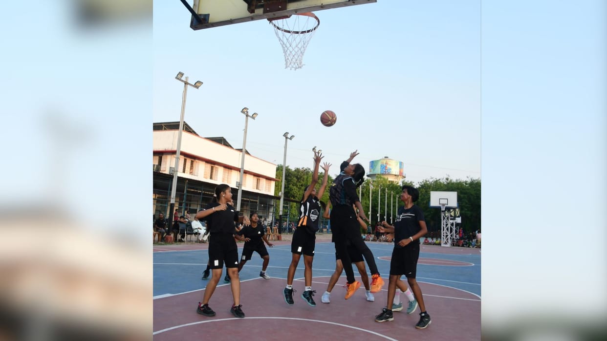 Sports news in Varanasi latest updates of Rajarshi Club team scored 38 baskets in 40 minutes