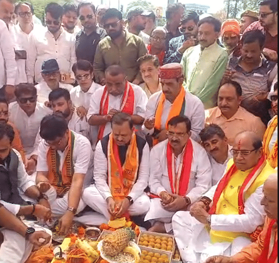 Kanpur 320-Crore Overbridge Built at Jarib Chowki MP Ramesh Awasthi Performs Groundbreaking Ceremony