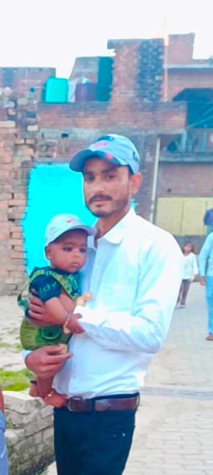 Farrukhabad Youth Suicide Man Returning From Vadodara Found Hanging In Locked Room At Home