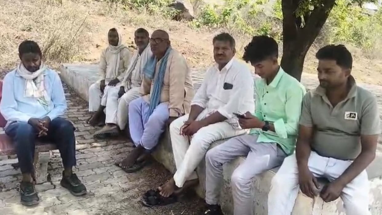 dead Body Farmer Returning Home from Wedding Found on Road Locals Suspect Wife and Children Left Devastated