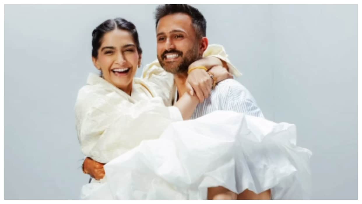 sonam kapoor wishes husband anand ahuja happy marriage anniversary wrote emotional note