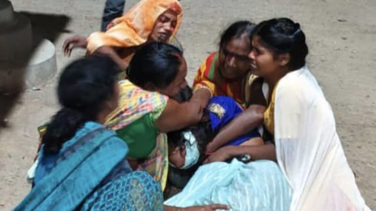 Accident in Sonbhadra Tractor-Trolley Runs Over Cyclists and Motorcyclists Youth Dies Two Injured