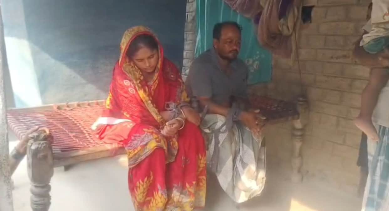 Bihar Madrasa Teacher Caught in Objectionable Situation With Woman Villagers Create Uproar and Surround House