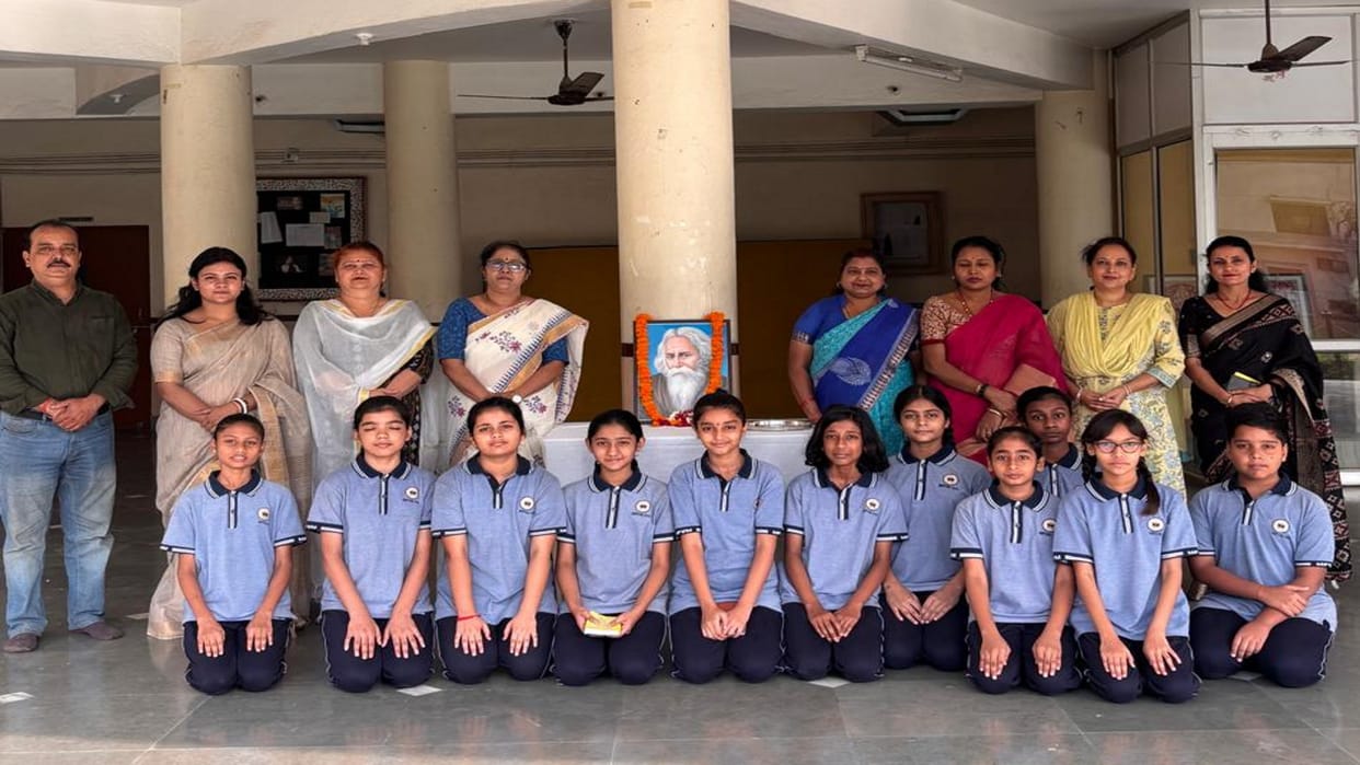 Rabindranath Tagore birth anniversary was celebrated at Ganga Gurukulam School.