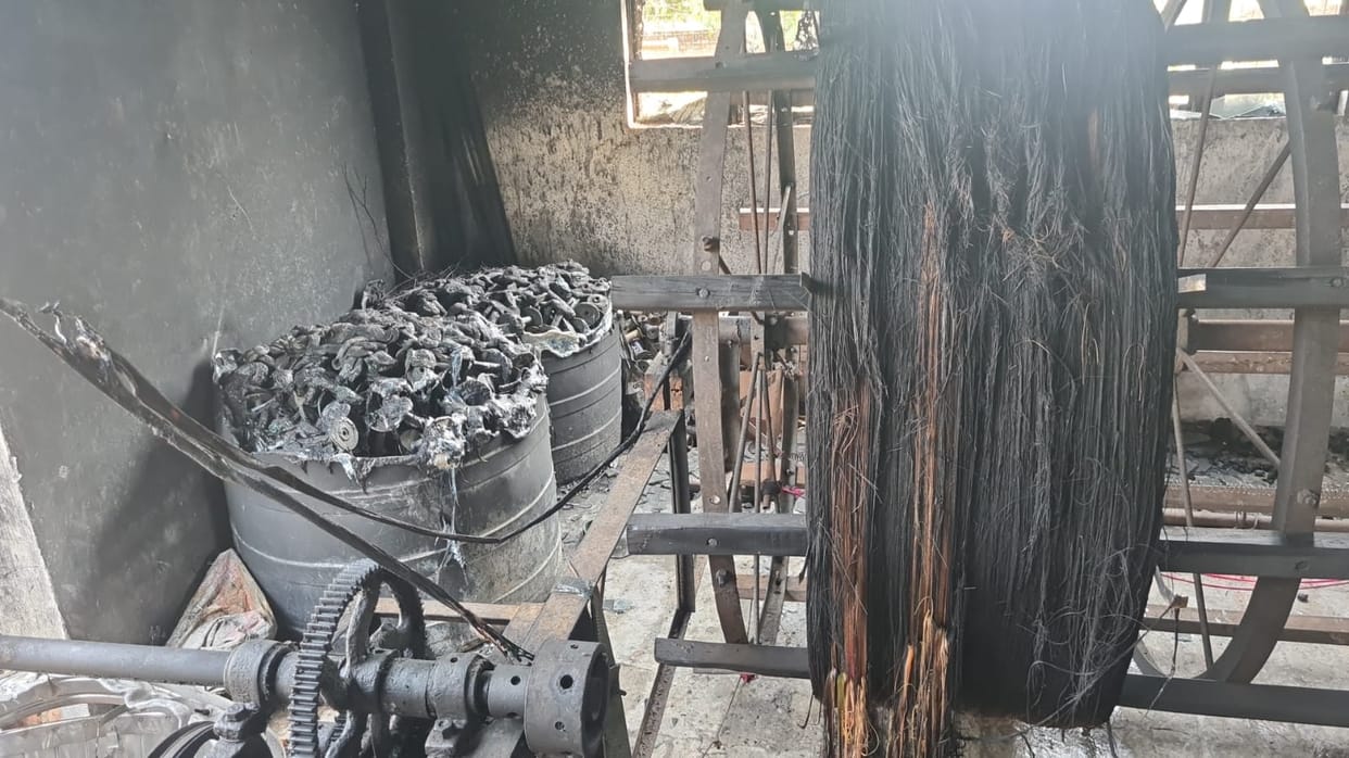 Bijnor: Massive Fire Breaks Out in Cloth Factory in Bijnor, Machines and Raw Material Destroyed