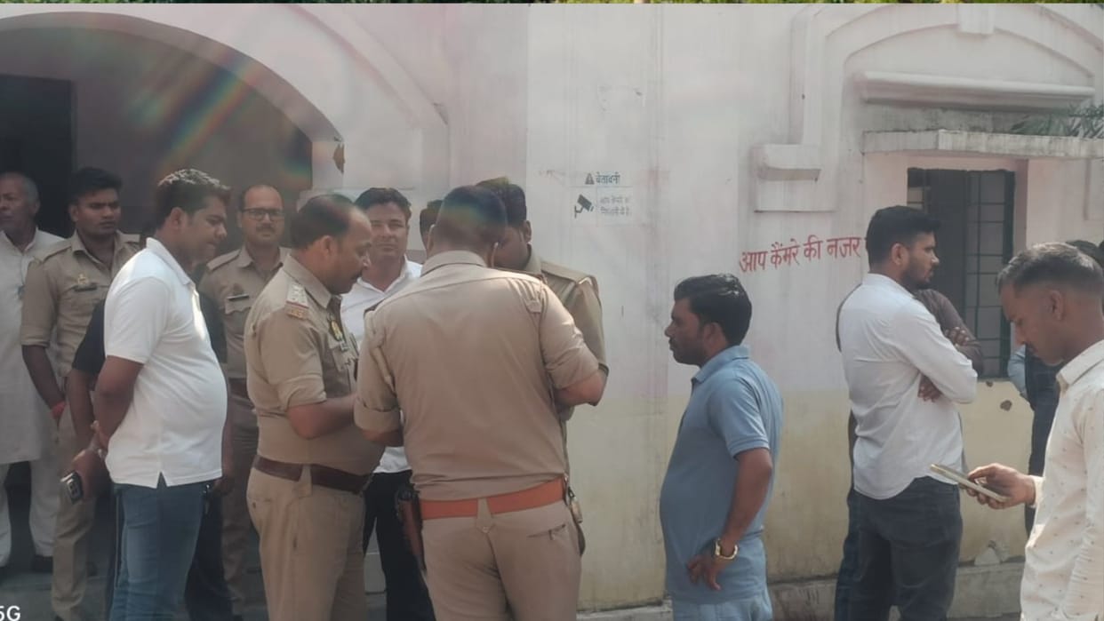 Tragedy in Kushinagar, 3 Children Drown in Rain-Filled Brick Kiln Pit news in hindi