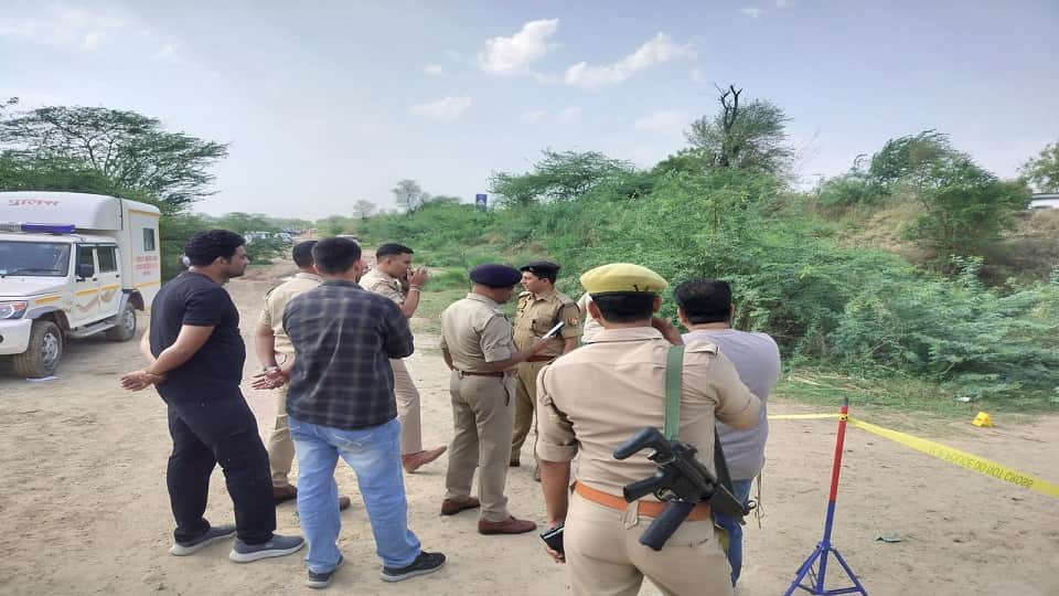 Mathura Robbery Case Family Members Hang Upside Down Two Criminals Gunned Down in Encounter